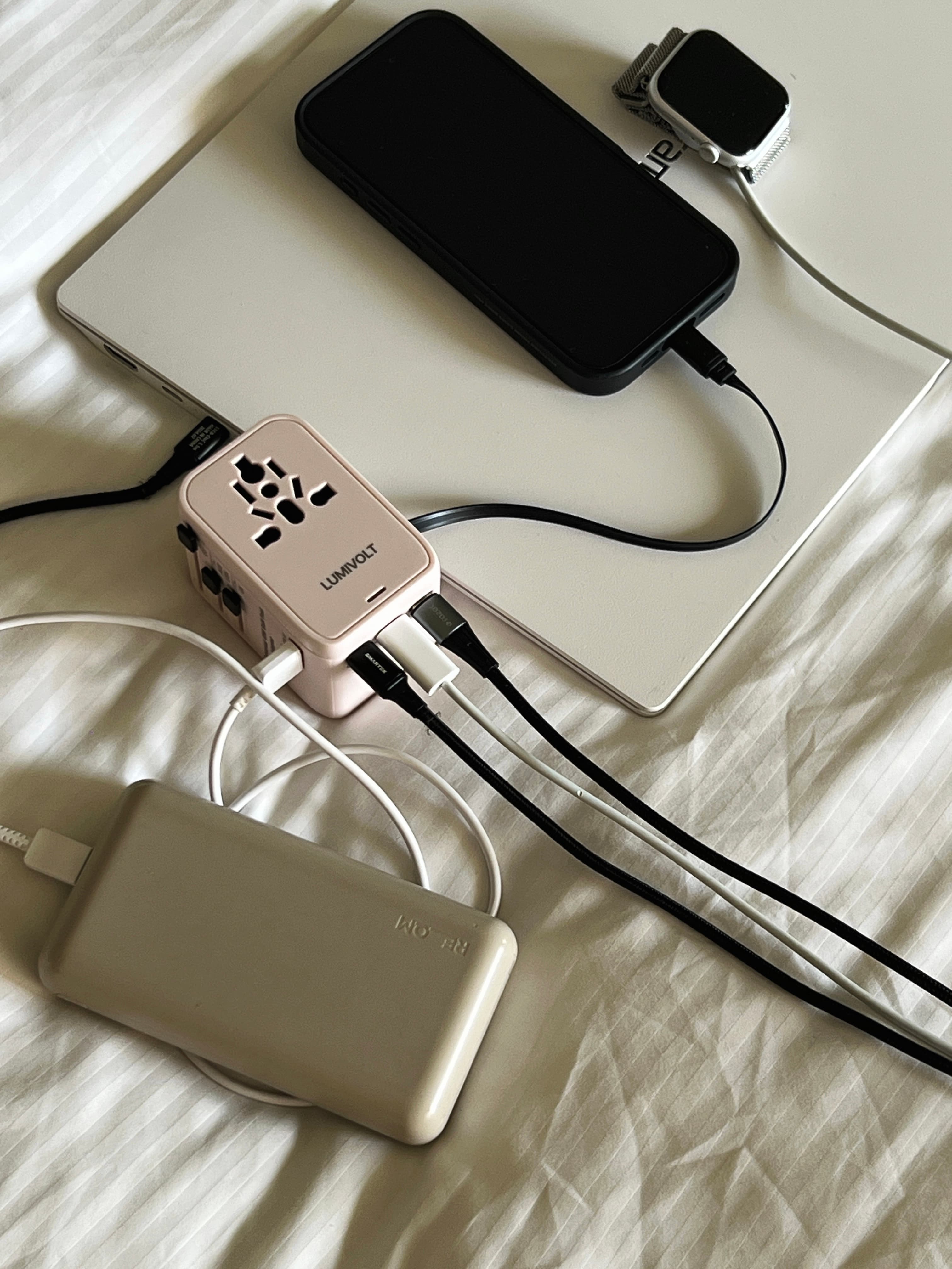 최대 2500W 고전력을 지원하는 멀티 어댑터